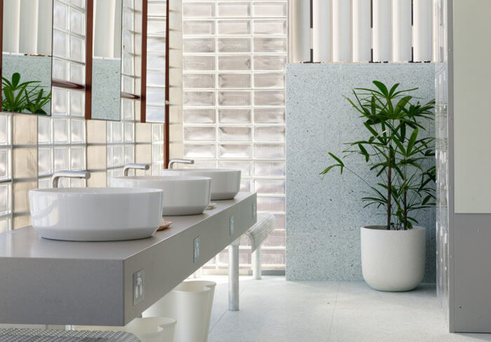 Gạch kính – Xu hướng mới cho không gian phòng tắm